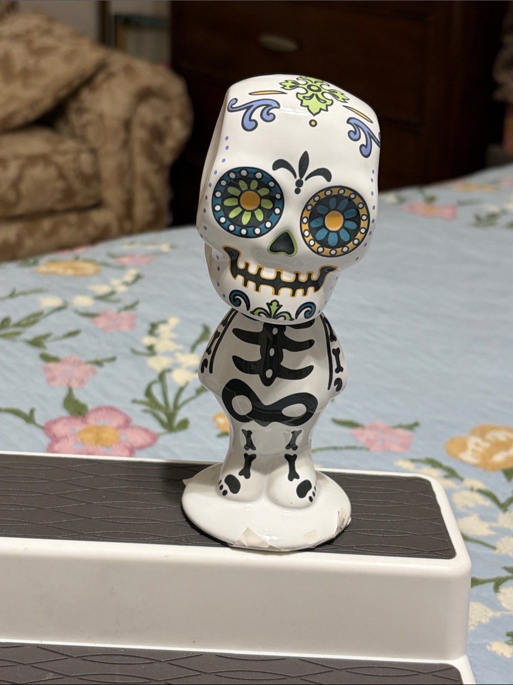 NWOT White Skeleton Ceramic Bobble Head